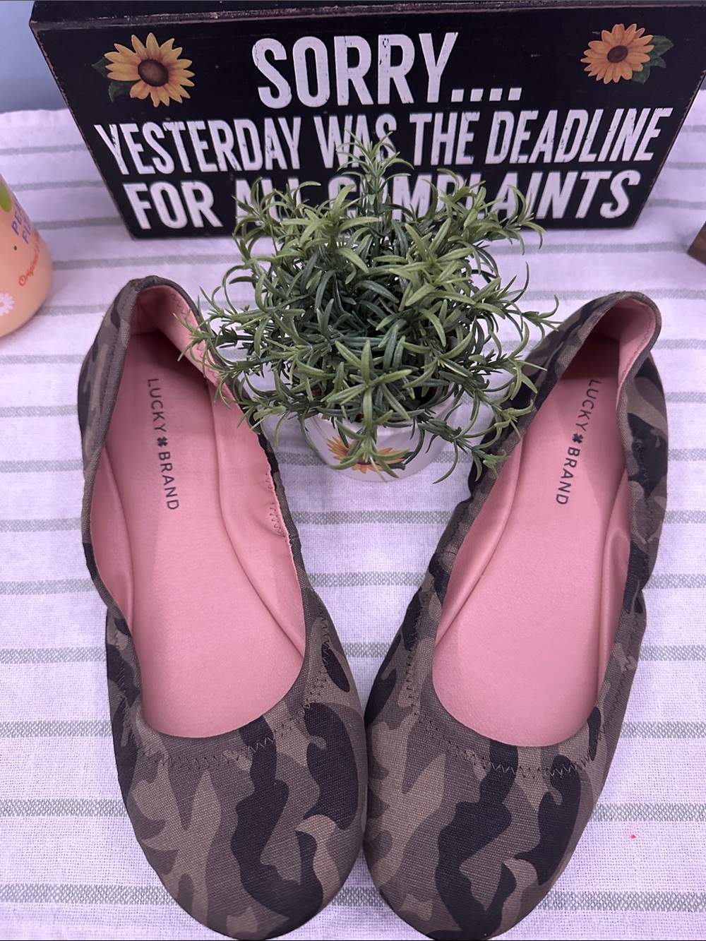 NWOT Lucky Brand Camo Ballet Flats